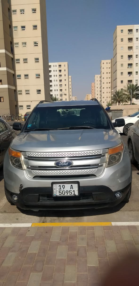 سلام عليكم ورحمة الله وبركاته اكسبلور 2012 بأسمي وارد حادث بس الجاملغ الامامي بدون دواخل السعر 125  بيع او مراوس 
***********
