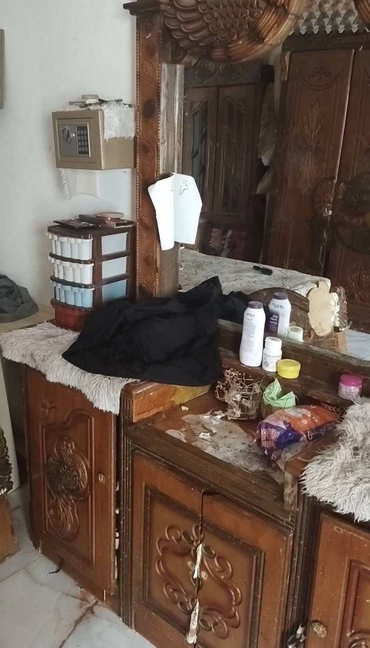 غرفه نوم عوزه ترتيب بسيط سعر مناسب250الف شراي ينتصل وخادم
***********
