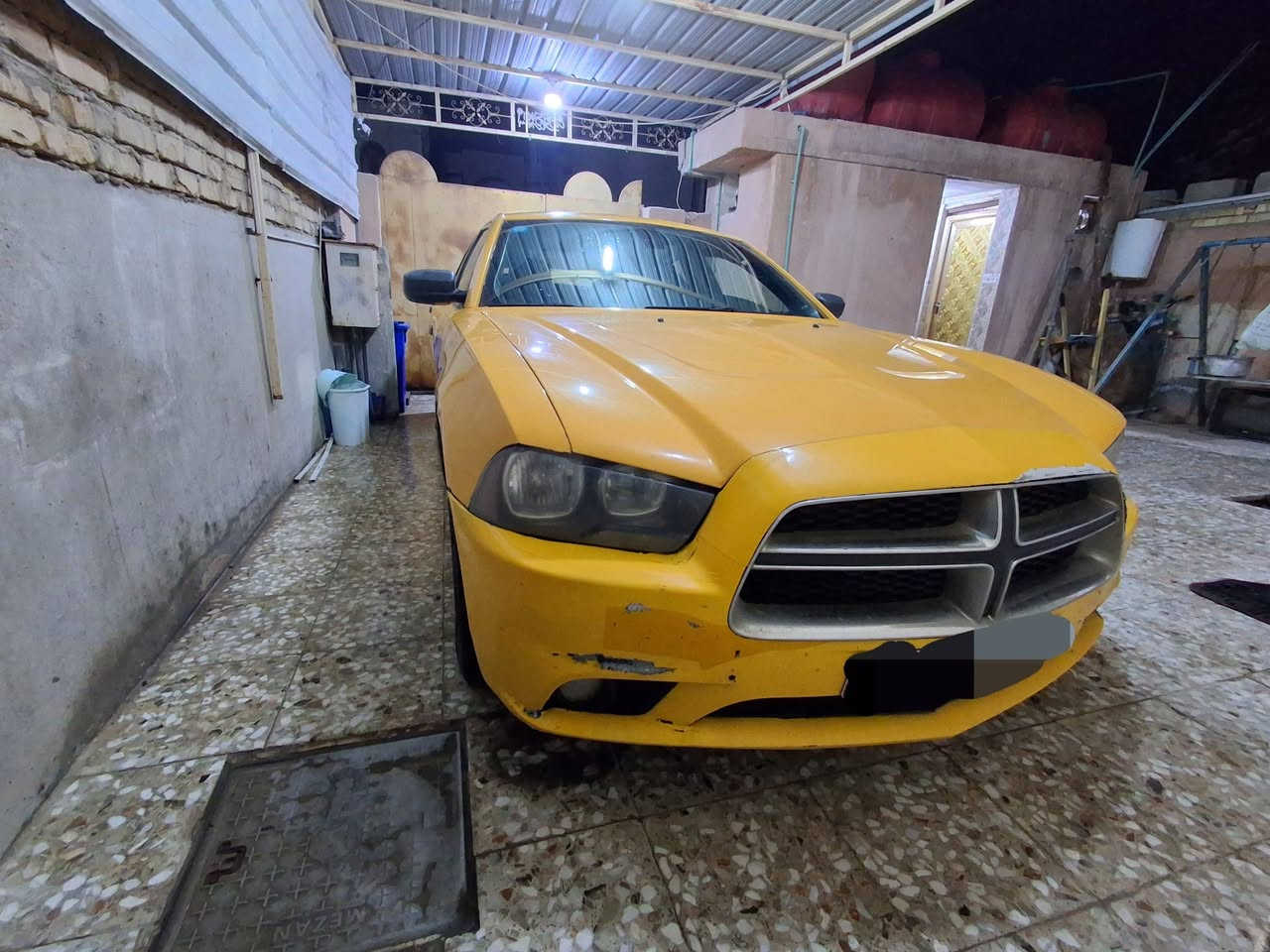 السلام عليكم جارجر 2012 للبيع رقم بغداد بسمي  ضربة  جاملق وبنيد السيارة جاهزة حدادية وتبريد السعر 143وبيها مجال ترهم مراوس اوباما بيضه مديل 11او 12{ ***********}
