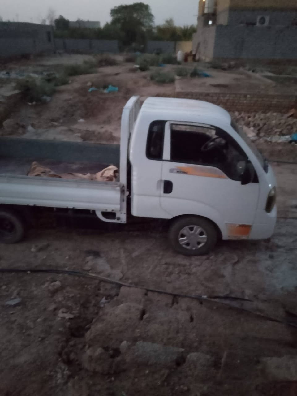 يا الله
سياره بنگو حمل للبيع متوازي

وقسم والله ام خبزه وگير اوتماتيك

السياره جديده وتحويل ثاني يوم

رقم ***********  مشروع وطني 

ذي قار
