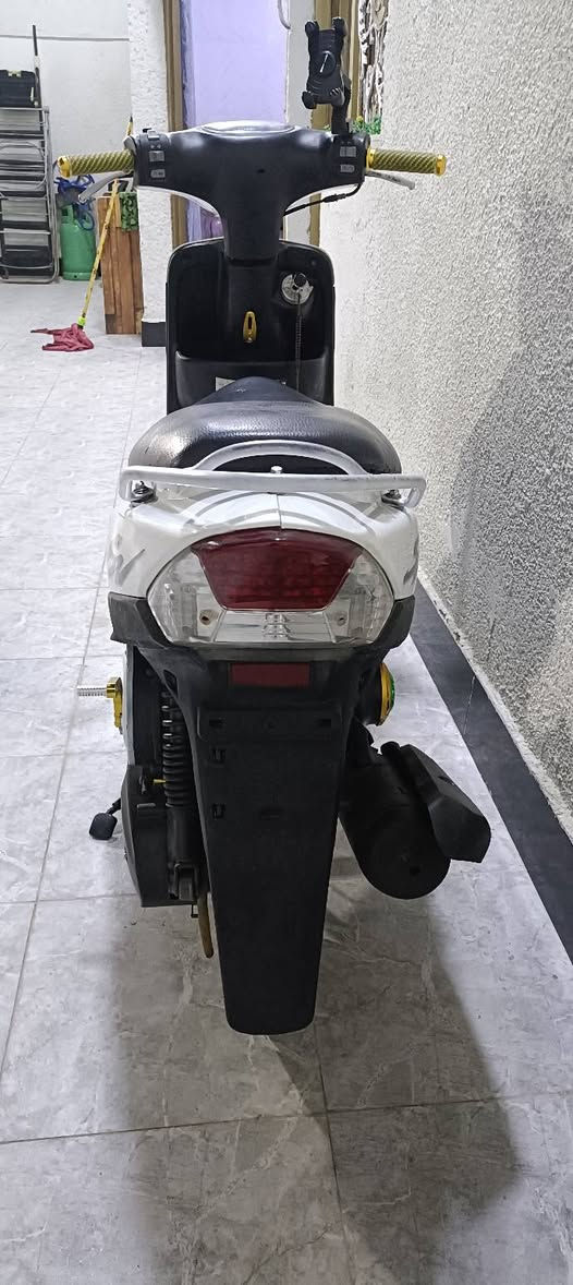 سلام عليكم دراجه ماكس قجمه جديده اخت الرمبه مكينه 49 بالديه كفاله بس ولفات مبدل فقط لا مجفته ولا شي كهربائيات كله جاهزه مزوده تزويد مرتب السعر 700 مكاني شط العرب الجزيرة الستفسار على ***********
