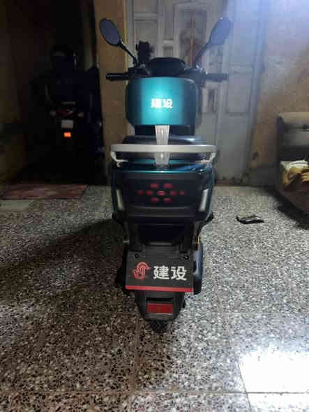 سلام عليكم دراجه شحن نوع 01 موديل 2024 ملف 2000 عدد البطاريات 6 
عدد النمر 3 عدد 
الدراجه جديده بمعنا الكلمه كله ع فحص  
شاشه كبيره عوزها بس قمجي مال البريك الخلفي سعره 5 الف دينار فقط السعر600 وبيه مجال مكاني بغداد *********** والله شاهد لو ما محتاج ما ابيعها
