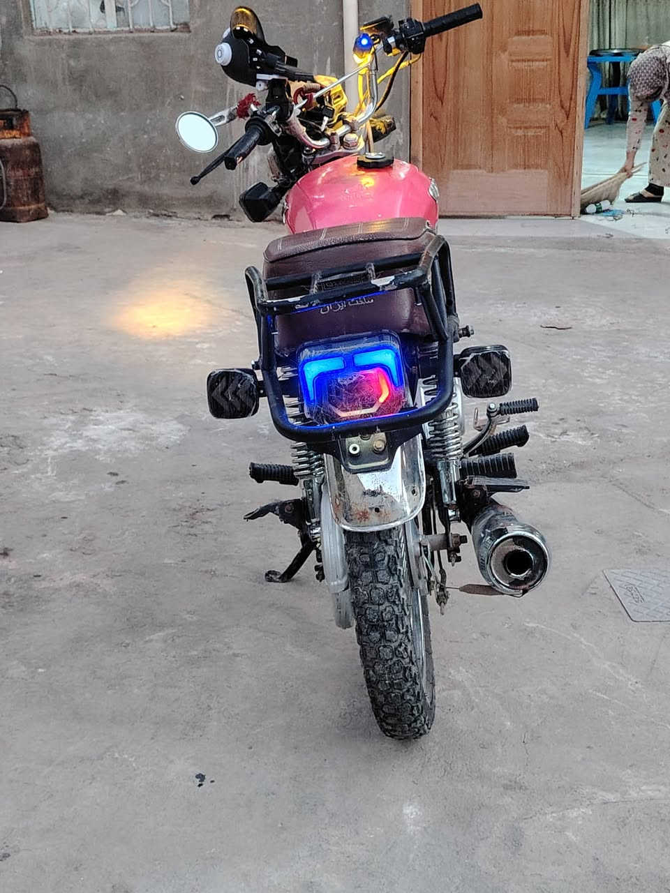 السلام عليكم تايكر موديل 23 اوراق اصولي مامفتوحه دراجه تخبل كهربائيات كلها شغاله العنوان حله بابل السعر 550وبيها مجال قليل حك الجيه الأستفسار على الرقم: ***********
