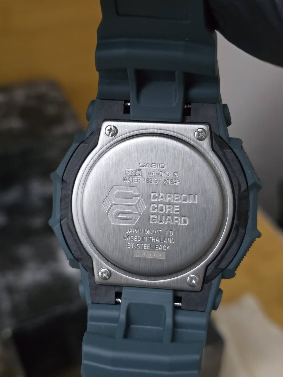 كاسيو - جيشوك  .. شباب القطعة جميلة جدا سعرها ١٥٥ الف✅️ فقط.. سعر الوكالات من ١٨٠ يبدي لحد ٢٥٠ وبأمكانكم التأكد. 
⬛ موديل: GA-010 صنع في اليابان 

❗️أصلي ضمان دولي لمدة عامين من تاربخ الشراء 
✉️ شحن داخل العراق  
تواصل واتساب ***********☎️
⠀.........................................

⬛️ الحركة: بطارية CR2025 عمر البطارية ١٠ سنوات 
⬛️ سلسلة: GA-010
⬛️ مقاومة الصدمات
⬛️ سهولة الرؤية في الظلام ضوء LED
⬛️ التحقق من توقيت المدينة المزدوج بنظرة خاطفة
⬛️ تصميم رياضي مصنوع من الكوربون الحيوي
⬛️التوقيت العالمي ٣١ منطقة زمنية 
⬛️ مؤقت العد التنازلي 
⬛️ ساعة ايقاف 
⬛️5 منبهات يومية (مع منبه غفوة واحد)
⬛️ لون غير لامع رائع MATTE
⬛️ السير: راتنج الحيوي 
⬛️ الزجاج: زجاج معدني
⬛️ مقاوم للماء: 20 بار
⬛️ القطر:  51.9ملم
⬛️ الوزن: 67 غ
⬛️ الجنس: ذكر
⭐️ الأكثر مبيعاً..... لا تشيل هم للسعر 
[🚫 لا نعمل بالكوبي والصيني والمجدد ]
