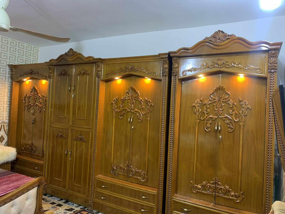 سلام عليكم غرف نوم البيع جديده  عنواني بغداد الحسينية الرشديه ***********وساب فقط  سعره 1 500 بيه مجال
