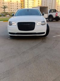 للبيع كرايسلر  TOURING C300 جديده جدآ على وضع الزيرو رقم بغداد الدولي ...