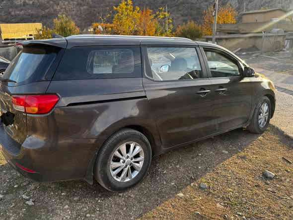 السلام عليكم 
كيا كرنفال 2016    للبيع 
مواصفات  LX معروفة الموصفات مالتها 
ماشية 216 الف   كيلو متر 
سعرها  170  $  ورقة وبيها مجال
گير ومكينة وكهربائيات ضمان شرط ترايك وين ميعجبك  رقم اربيل رقم جديد  شرط التحويل والغرامة
للاتصال ***********
