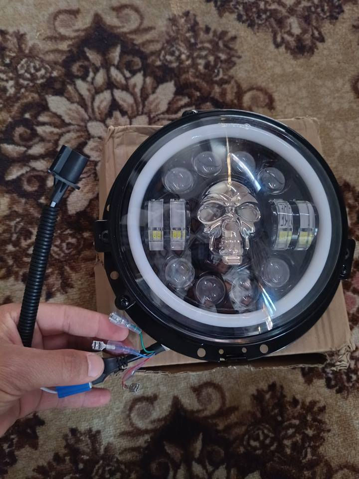 اللهم صل على محمد وال محمد 

قيم باليرضي الله واتصل وبالعافية ما اعرف شنو يمكن بلاجكتور سيارة مثل ما موضح بالكتلوك شكل الجمجمة كامل هوة والفيشة مالتة عندي 4 قطع اتصل وبالخدمة *********** كربلاء, العراق
