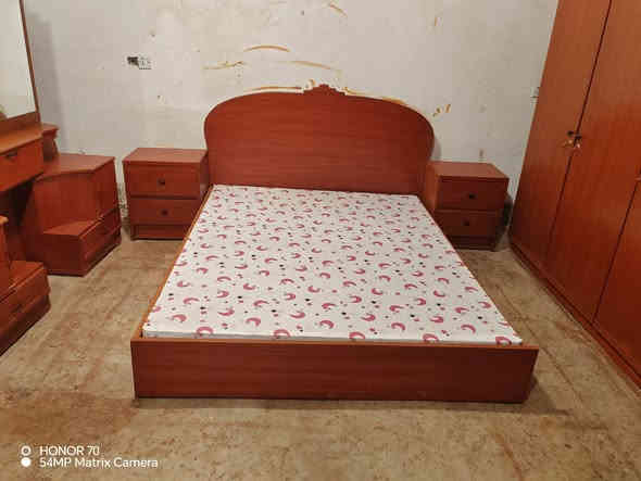 غرفة نوم صاج خمس أبواب ملحق شرط النظافه السعر 475 ويرهم مراوس والعنده يبيع اشتري الشراي يجي خاص اويتصل برقم ***********مكاني كركوك
