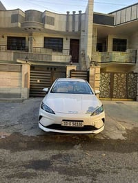سيل 2025 5 بيها بس هاي على البنيد وباقي السياره مكفول ماشيه 9.000 كيلو...