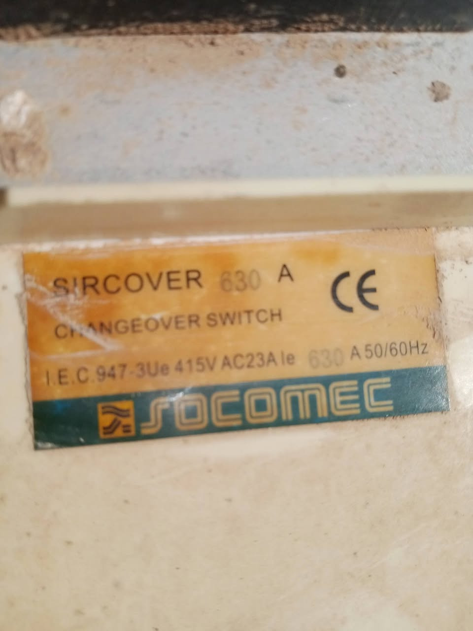 قاطع تحويل من كهرباء الى مولد وبلعكس 630 انبير. جديد مستعمل قليل سعر 300.المبايل ***********
