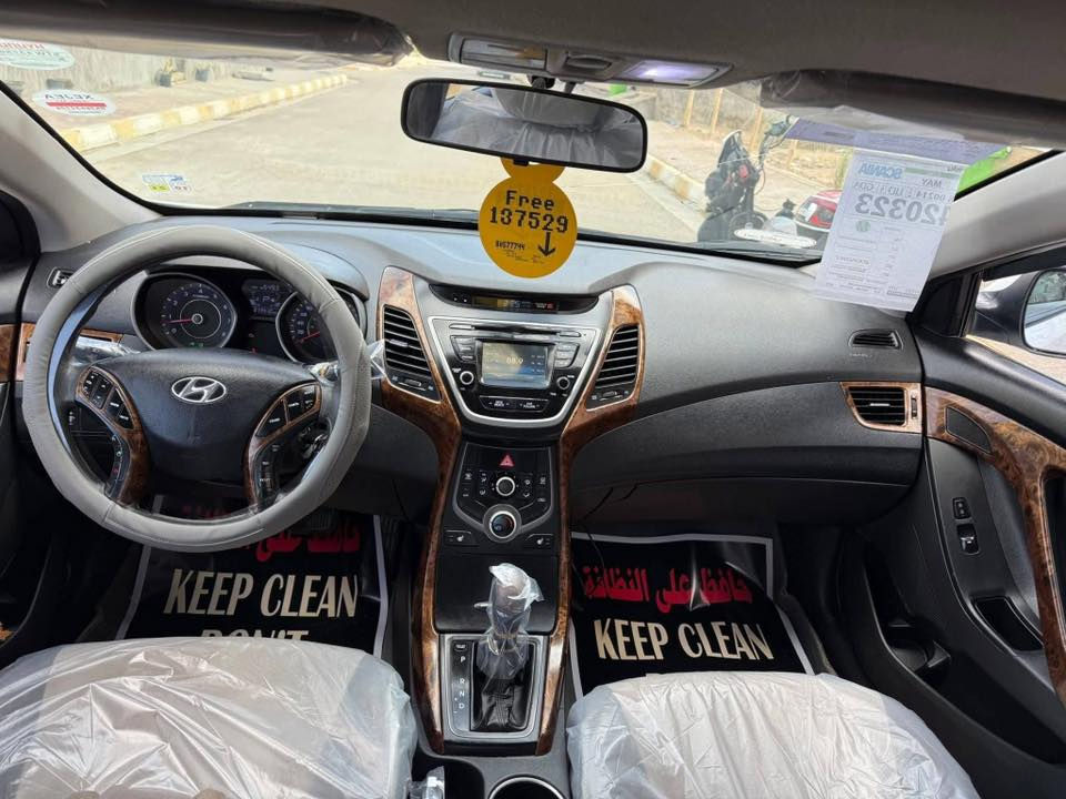 السلام عليكم النترا هونداي  سياره نظيفه كلش كشنات مكينه (وارد امريكي)سعرها 81$ بيها مجال للشراي ***********
