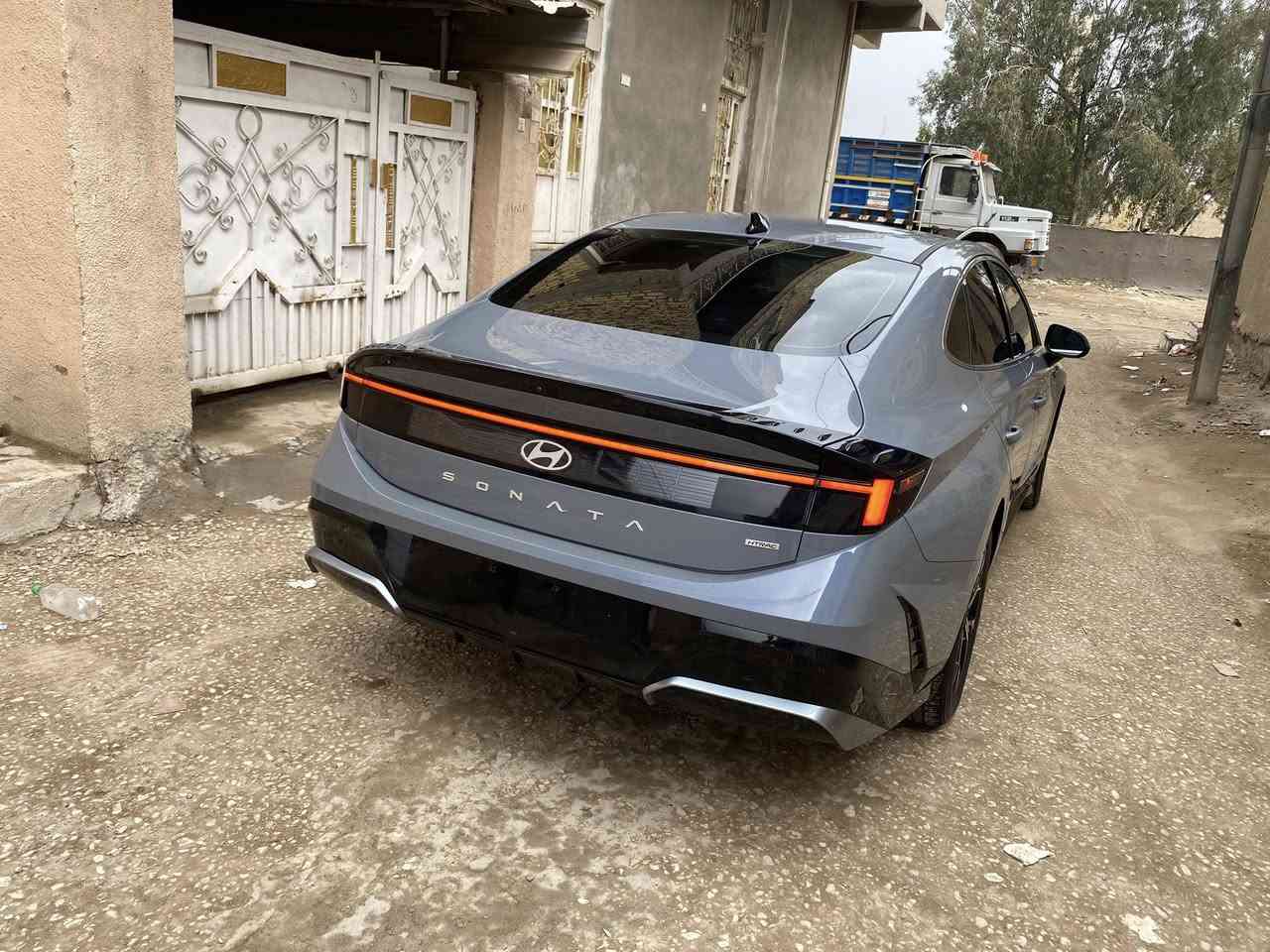 السلام عليكم هونداي سوناتا سمنتي للبيع موديل 2024 ماشيه 23 الف حادث كما موضح بلصوره بنيد مبدل فقط بدون دواخل وبيها شبر بارد بالجاملغ الخلفي ارباك استيرن 
مواصفات السياره
بصمه + تشغيل عن بعد
داخل ابيض 
كشن كهرباء 
هاند بريك دكمه 
ثلاث وضعيات قياده
رادارات 360 امامي وخلفي وجانبي 
تحكم استيرن جهتين
شاشه متصل دجيتل
والمزيد من الاضافات 
السياره دخول جديد منفيس باسمي بدون رقم 
بيع فقط بدون مراوس مكاني بابل للاستفسار 
***********
