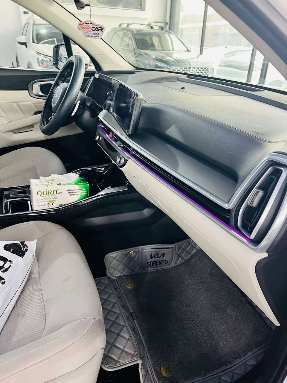 سورنتو موديل 2025 مكينة 6 سلندر ماشي 40 الف فول بلا بانوراما بلا حار بارد اخذتها زيرو باسمي فقط صار بيها بارد بالباب الخلف السايق وسعر مناسب الاتصال على الرقم ***********
