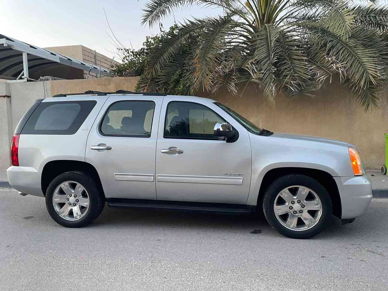 يوكن ،2010 فول موصفات SLT مكينه 5300 جهازه حداده جديده تبريد  بيهه صبق ارباع والبنيد سعر 170 مكاني بصره شراي يتصل ***********
