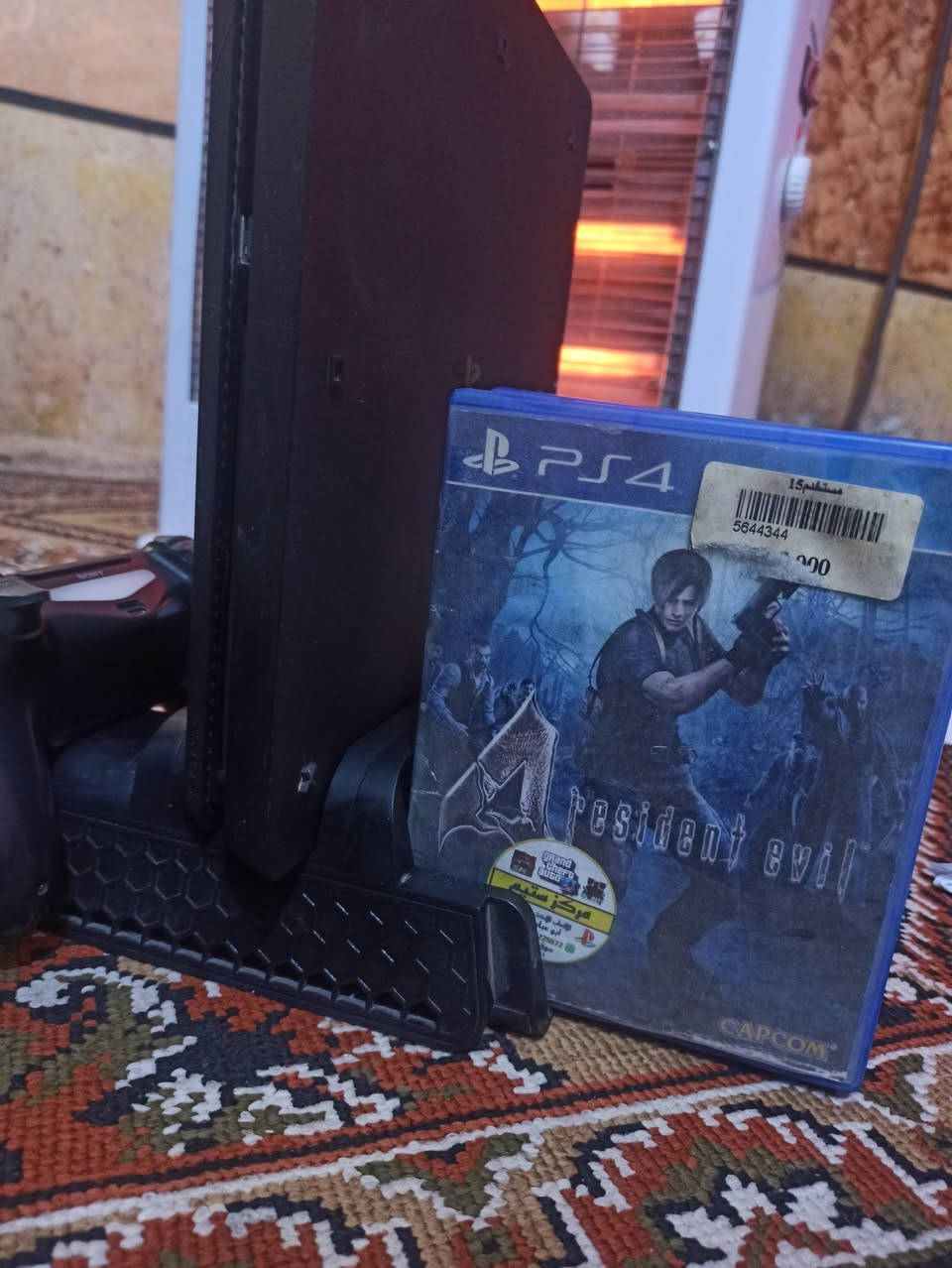 بلي 4 سلم 
ذاكره 500
يد واحد مال الوكاله وكلشي موجود بل بلي ما الوكاله اي شيء تجاري ماكو
وياه ستاند مبرد للبلي ويشحن اليدات
وقرصين
GOD OF WER 2018

risinet evil 
السعر 300 قفل قفل
الرقم ***********
