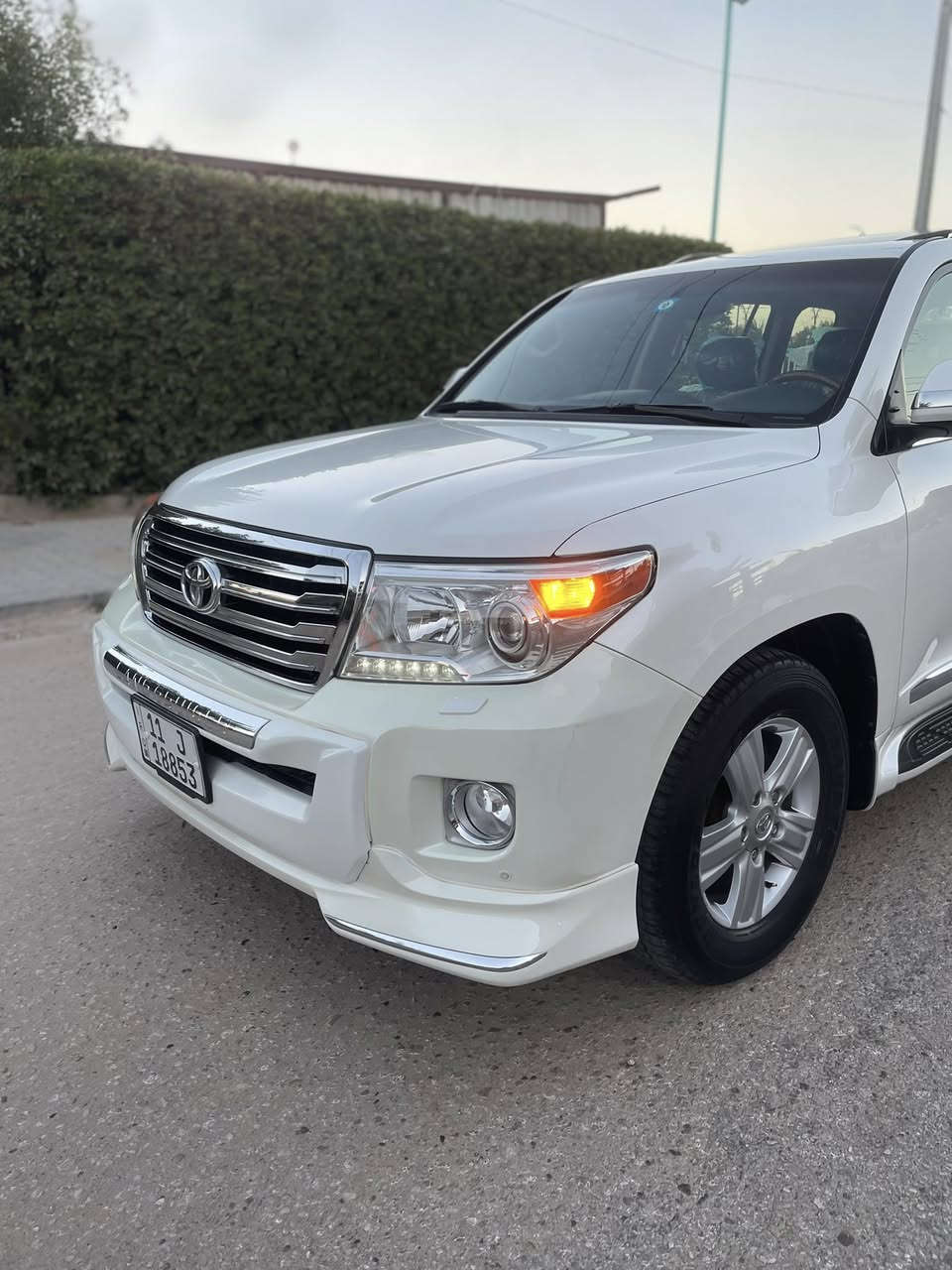 السلام عليكم
للبيع  لاندكروز  

     موديل.            2012     بريم 

رقم بغداد بسمي رقم إنكليزي وسنوية لل 2030 

مكفولة. 

 السعر      340 وبيهة مجال للطيبين 

المواصفات 

بصمة دخول

بصمة تشغيل 

تشغيل عن بعد 

فتحة سقف 

جلد اصلي 

كرسي كهرباء 

حساس امامي

حساس خلفي

زراك لايت 

كامرة خلفية

ويل 18 

فور ويل  4+4 

مانع انزلاق 

لد امامي 

لد خلفي 

داخل صاج ملكي 

لايت زنون 

سبعة راكب 

3 قطع تبريد 

لون صدفي 

شاشة اصلية 

تحكمات ستيرن 

مثبت سرعة 

محرك  6 سلندر 

مري شفط

مري قلاب عند الرجوع 

وباقي المواصفات المعروفة 

السيارة مكفولة من صبغ والضربة والتبديل 

محرك وكير شركة مكفولات 

حدادية جديدة وتايرات نضيفة تبريد ثلج 

مكاني النجف 

***********
