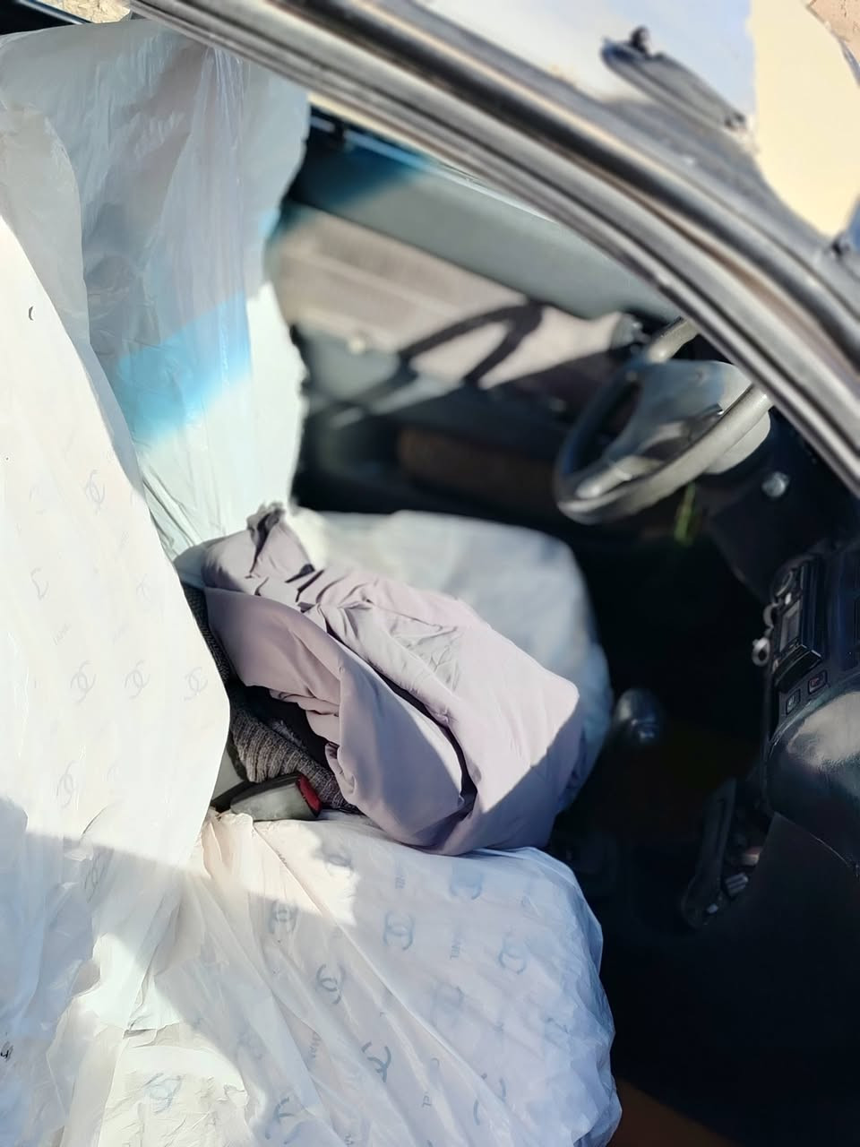 السلام عليكم ورحمة الله وبركاته كورلا موديل 94رقم واسط بسمي سنويه صاقطه بل19مكينه 1800جديده كير جديد  دنفش خمس نمر  سياره مكفوله من الضربه القويه والعيب شرعي جاهزه تخم تاير فقط نقصه بس صبغ عام سعر 35وبيه مجال مكاني ناصريه قضاء قلعه سكر رقم الهاتف ***********
