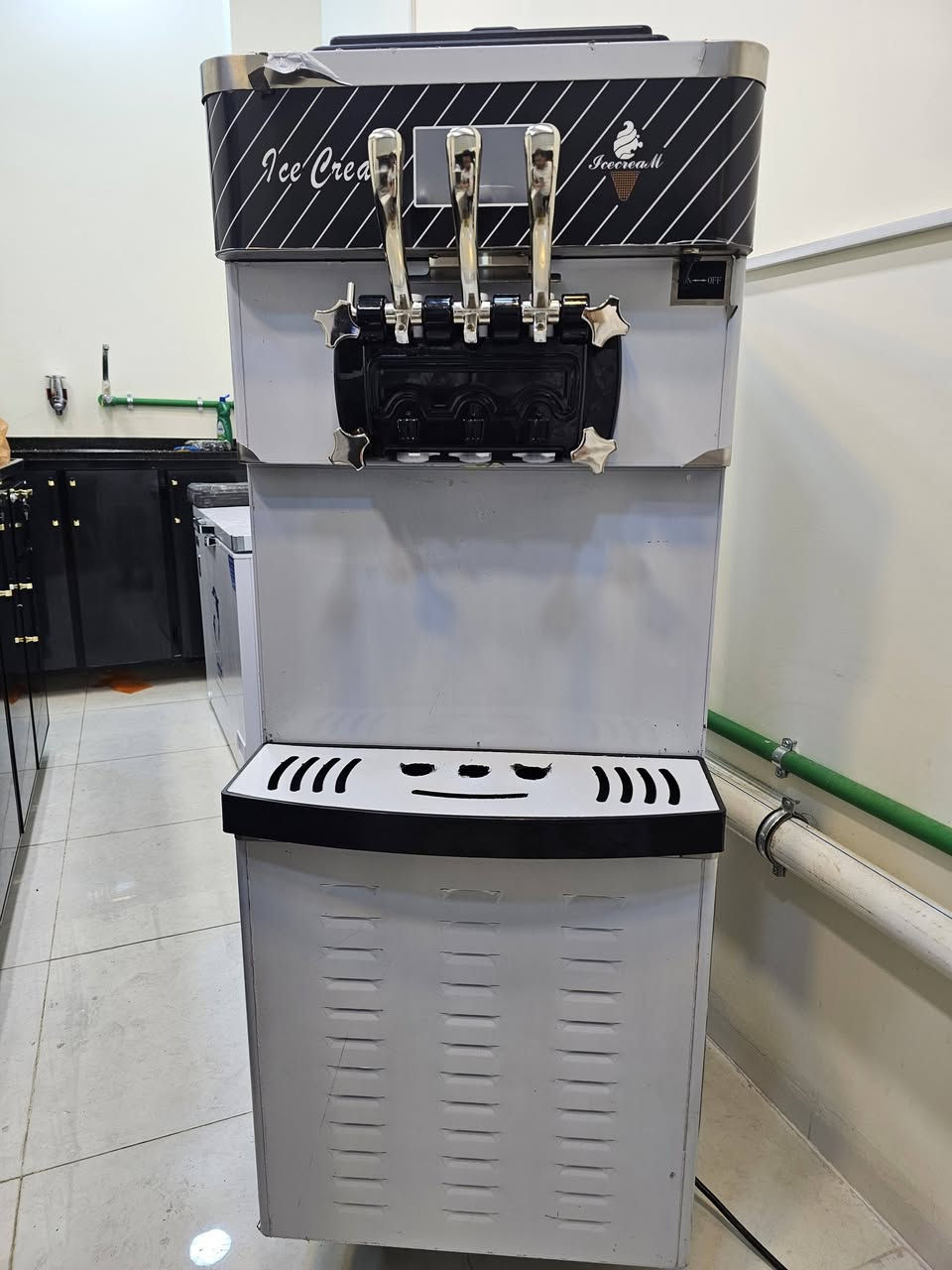 ماكنة سوفت سنكل فيز
دبل كمبريسر 

جديدة استخدام ٣ اشهر فقط 

حالتها ممتازة ونظافتها 90% 

سبب البيع غلق المحل 

اما المكينة شغالة 100% وكل نقص مابيها وانتاجيتها ممتازه والحمد لله 

السعر 1,300,000 وبيها مجال بسيط
للاستفسار:-  ***********
