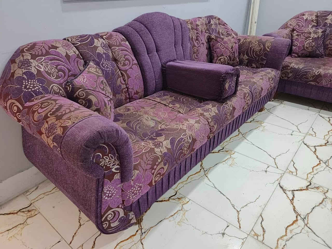 السنديان للاثاث🛋

📌 ديوان + طبلات  مستخدم عرض خاص السعر 350 الف 

📍 قياس 8 متر ونص 

📞*********** 

🌐 موصل حي الملايين مقابل بانزيخانا العريان تحت شركة الفجيرة للاستثمارات العقارية
