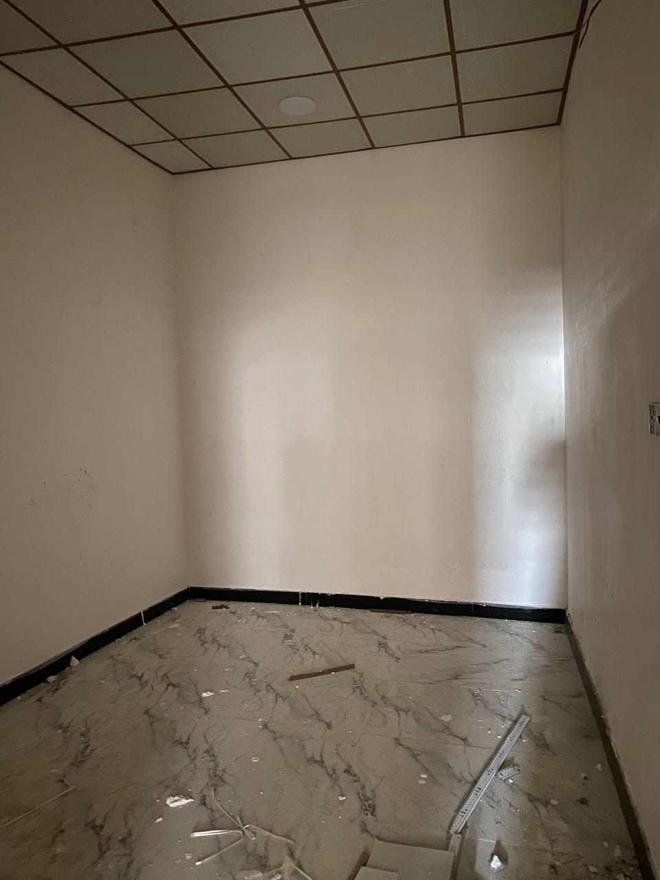 سلام عليكم بيت اللبيع بشط العرب بل جباسي بيت حديث طابو صرف زراعي سند 25 مساحه 100 صقف سندويج سعر 38
***********
