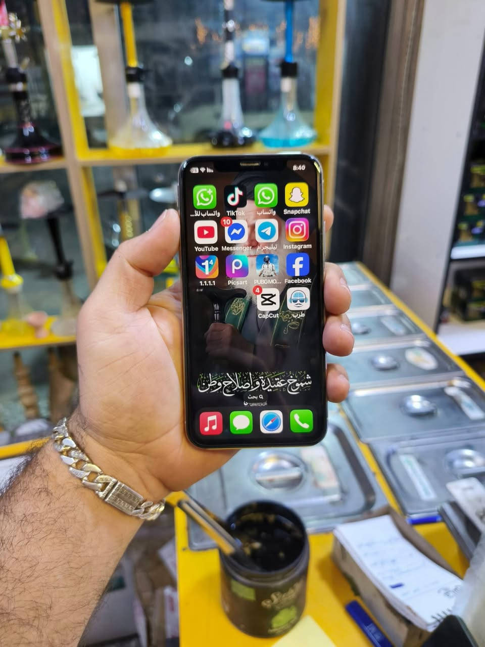 السلام عليكم 
ايفون Xعادي
نضافه 100
بطاريه 80
ذاكره 256
وتر بروف 
برغي ممفتوح بي 
سعره 150 وبي مجال 
مكاني كربلاء ***********
