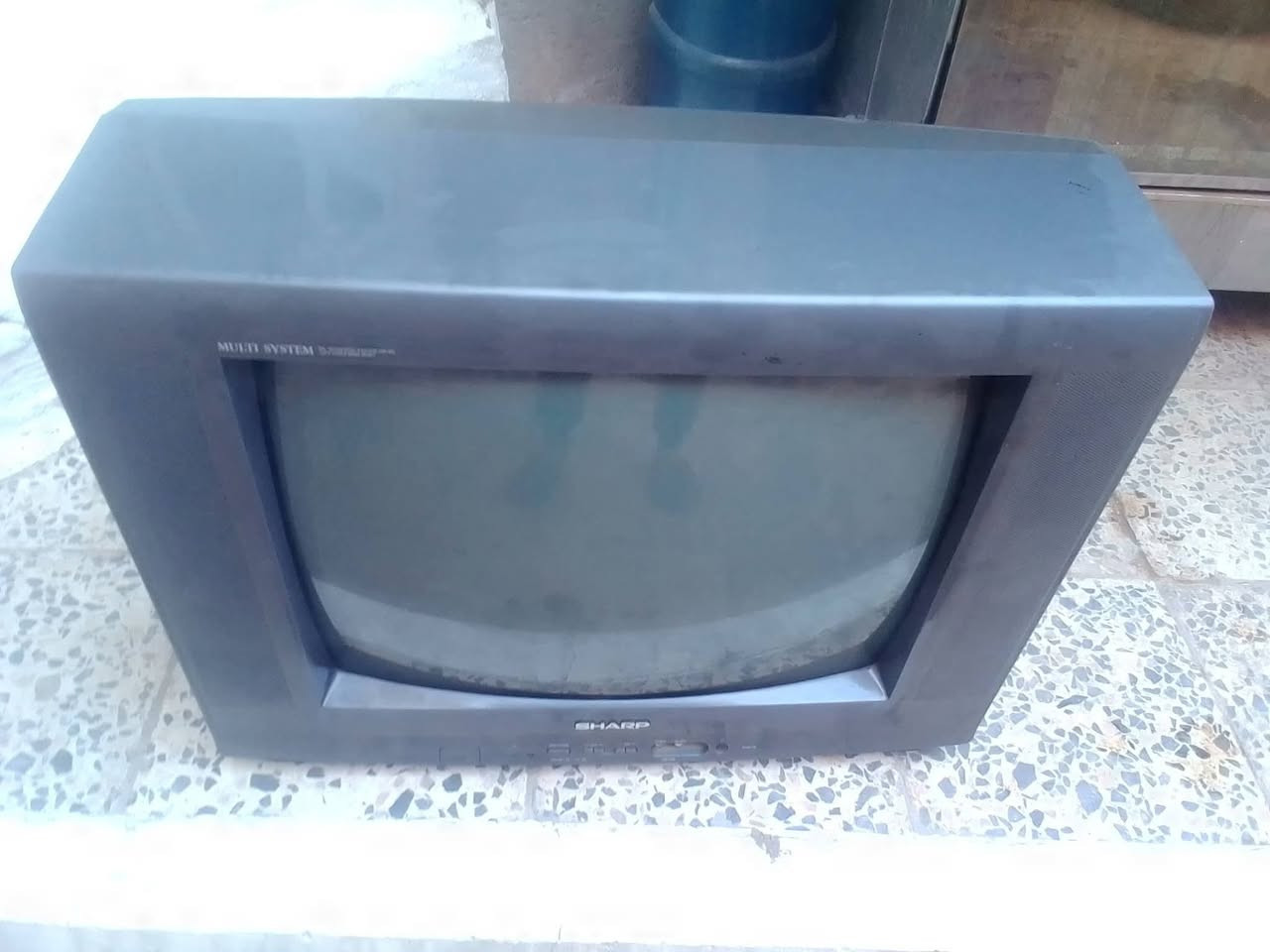 للبيع تلفزيون بدون ريمونت  كبل يحول شغال  25 الف مكانه الكوفه  ***********
