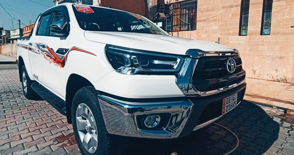 تويوتا هايلوكس 2024 فور ويل 4×4
زيرووووو استلام شركة ساز 
ماشية 5 الف كيلو متر
سيارة مكفولة كفالة عامة من كلشي بوضع الشركة 
المواصفات....
مكينة 4 سلندر 
كير عادي 
سنوية جديد
هزة جديدة
شاحن لاسلكي
تبريد قطعتين
تبريد كشنات
مناخين 
دفلوك 
دبل ثقيل ودبل خفيف
السعر 325 ورقة وبيها مجال 
للاتصال / ***********
