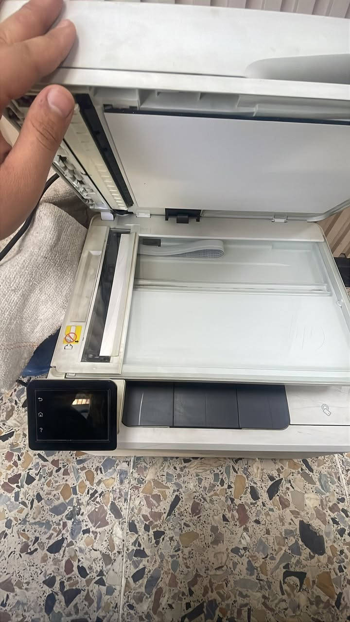 السلام عليكم
طابعه للبيع نوع hq 
نقصها فقط أصباغ 
طابعه نظيفه
العنوان بغداد الجديده النعيريه 
رقم ***********
قيم و اخذ
