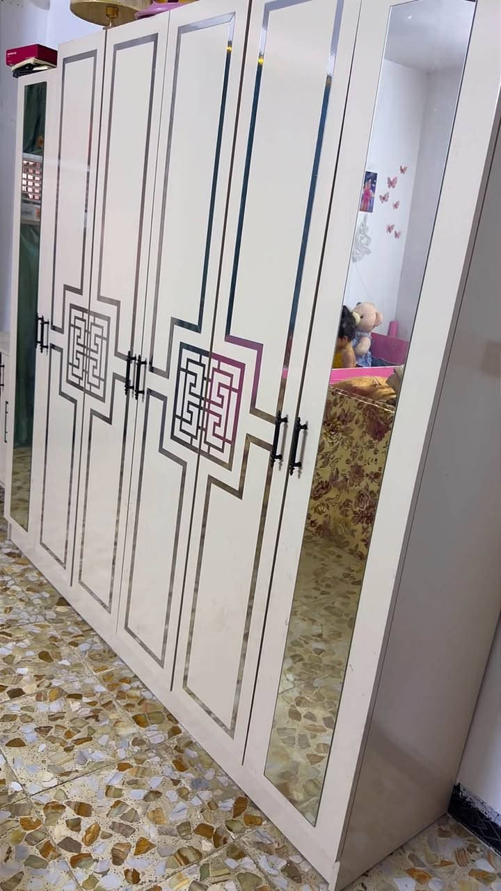 للبيع غرفة 5 قطع مابيها ضرر مع دوشك طبي ب٤٥٠ وبيها مجال + جربايه و كورسي ب١٥ الف سبب البيع دنشيل و مستعجلين العنوان بغداد -الغزالية


**إذا كنت صاحب هذا الإعلان وتريد حذفه لأي سبب، رجاءا أرسل رسالة إلى الدعم الفني**