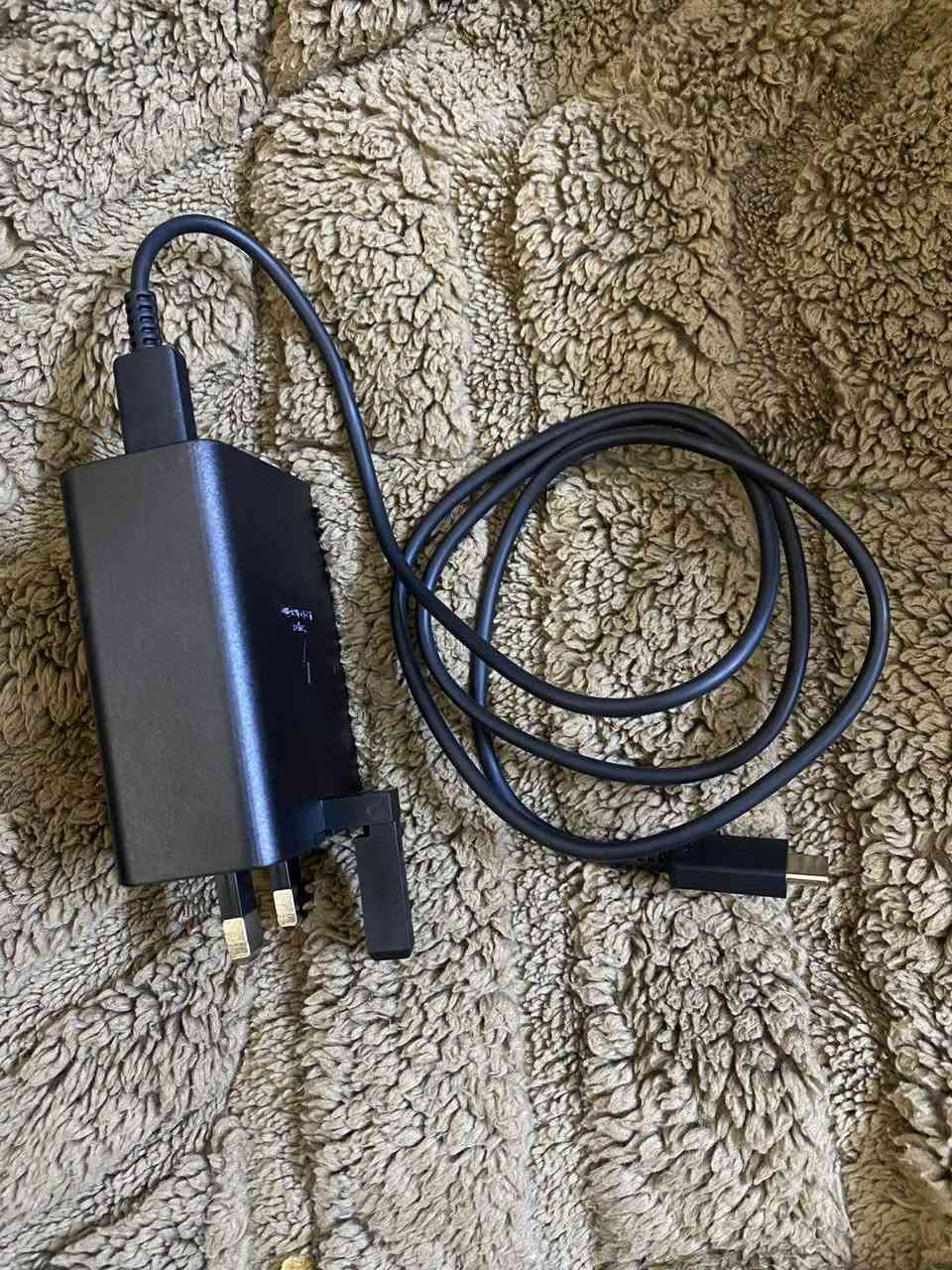 شاحنه سامسونك اصليه بشرط الفحص 65w شحن سريع مال s24 الترا وبقيه هم ترهم سعرها 30 إلف توصيل مجاني تفحص وانطي فلوسها


**إذا كنت صاحب هذا الإعلان وتريد حذفه لأي سبب، رجاءا أرسل رسالة إلى الدعم الفني**