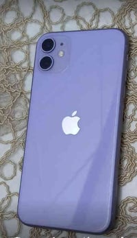 لبيع ايفون 11 عادي جهاز مبدل شاشه اصليه مال تفصيف جهاز كولش حلو  فيس ا...