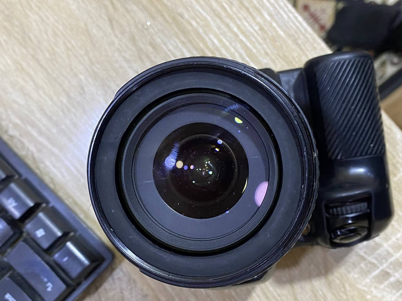 الغنية عن التعريف للبيع 
نيكون 7500 
كامرء فول فريم تصوير فديو 4K 
شترها 75k دقتها فول محاجه احجي عنها 
المصورين المحترفين يعرفون شنو هاي الكامرء
محلقات كاملة 
شاحنه الاصلية مالتها 
كارتون 
بطارية الاصلية البلاد
عدسة الأصلية ايضاً 18_105
قبق الكامرء موجود ايضاً 
السعر 950 
مكاني بصرة 
رقم الهاتف *********** 
مو شراي لاتعبني فدوه رحتلك 
شراي تاخذ عيوني بيها مجال لشراي وبخدمتكم
