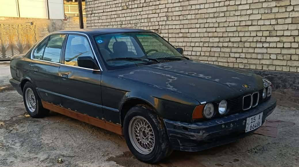 بي ام دبليو 525 محرك مفتوح
موديل 1990 للبيع بسعر ٣٧ ورقه قفل

لون زيتوني داخل بيجي
باسمي رقم انبار

تحتاج فقط صبغ جاهزة من كلشي
دوسات رياضي قطعة وحدة

السيارة كلها بلاديه ما معمرة

مروحه بلاديه والحماوة جوة النص ابد ما تصعد

بلكات نوزلات قبل شهر بدلتهن بيدي

دبلات ٤ جدد هنه وقواعدهن اني بدلتهن بيدي

صدر جديد اني بدلته بيدي

والسيارة ماشايفه وجه الفيتر مع احترامي للفيتر

معوزة صبغ وتخم تاير لان تايرات حيل تعبانه

السعر قفل ٣٧ ورقه مكاني الانبار فلوجة

رقم الهاتف / ***********
