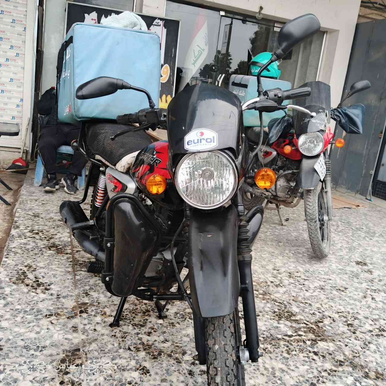 #بوكسر_جبلي_مرقم_شرط_تحويل 
 دراجه مكفوله 
محرك مشتري جديد بعده ع سحك(مو تجفيت محرك جديد)
بعده ع لسحك 
باسنويه موديل 2022 شهر 12 

سعر مليونين و200 وبيه مجال 
 
***********واتساب
