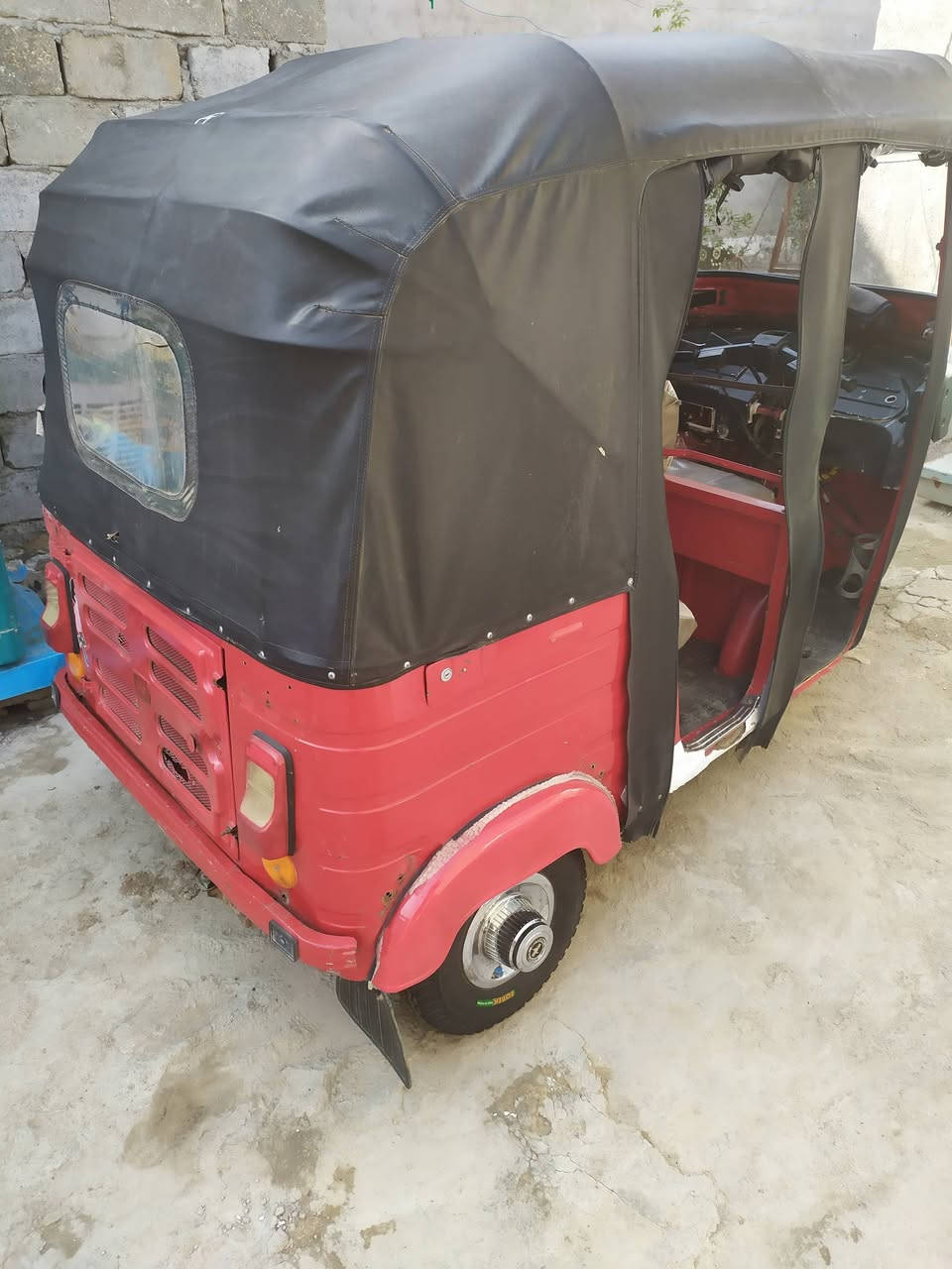 تكتك للبيع موديل 18صولي اوراق السعر 3100 وبيه مجال نوع لتكتك زيل الستفسار *********** ول لمحرك بجاج
