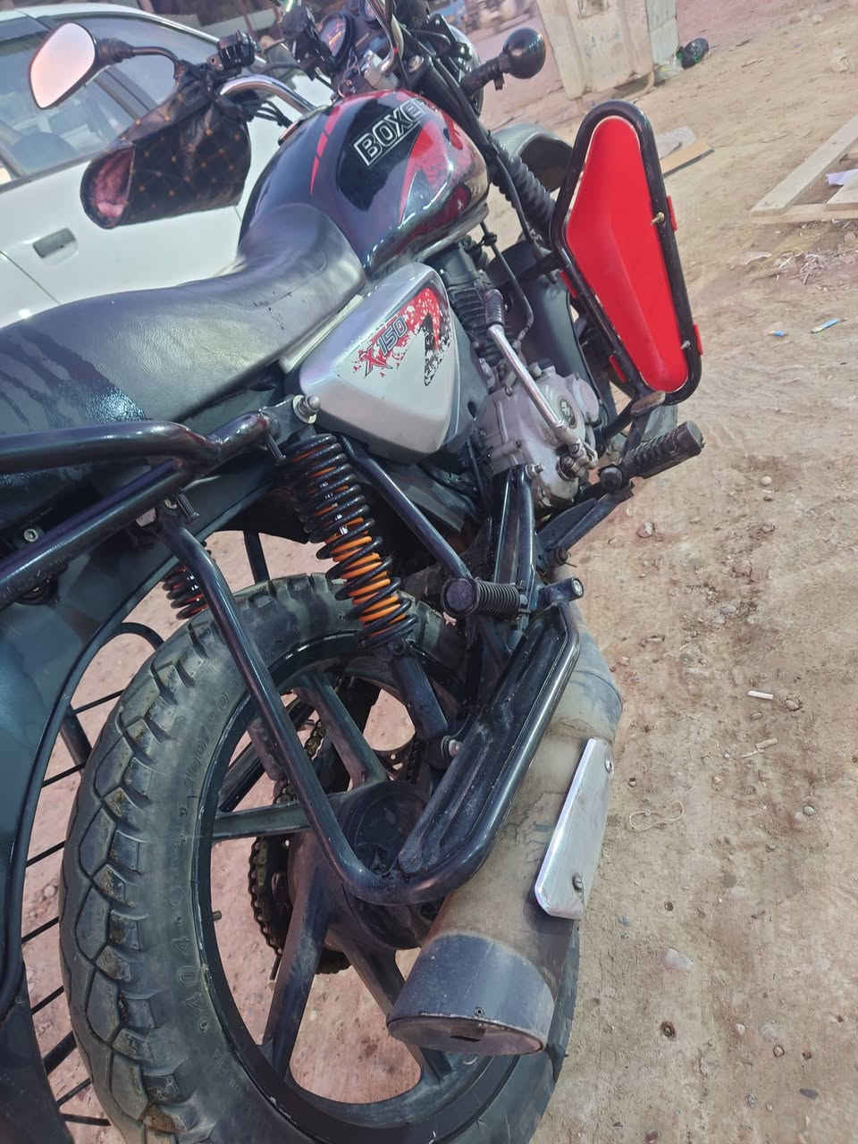 سلام عليكم 
بوكسر موديل 22دخول 23 دراجه نضيفه جيب وياك فيتر وافحص مكاني بغداد نقصهه بريك ولحيه الكدام موجوده وقبق الزنجيل موجود 
سعره خابر وتدلل ***********
