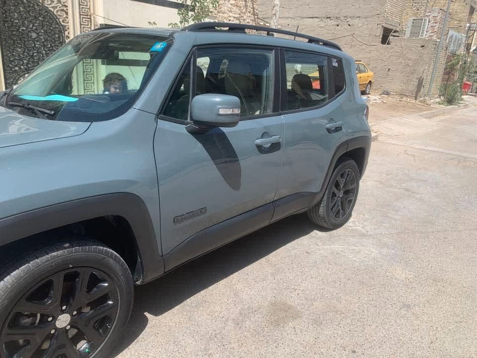 @جيب رانجيد
موديل ٢٠١٧
رقم بغداد جديد قبل شهر ونص تقريبا من بدلته 
مكينة ٤ سلندر ٢٤٠٠
ماشية ١١٥
فور ويل
هاند بريك بصمة
تحكمات ستيرن
كاميرة دوارة
رادار
بصمة
تشغيل عن بعد
كرسي السائق كهربائي
تخم تاير
باتري جديد
حادث غرق دوسة فقط
الاستفسار الاتصال ***********
نجف السعر 
120
