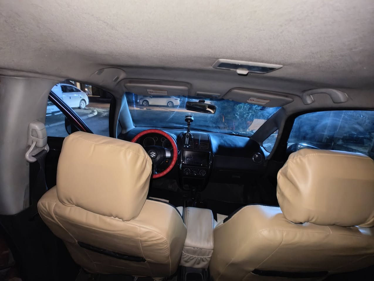 سازوكي sx4 2013
مكاني بالشعب 
عارضها ب65 
بيها دعمة بالصندوگ سابقا 
كير اوتو + عاظي رياضي 7 نمر 
***********
موجود واتساب
