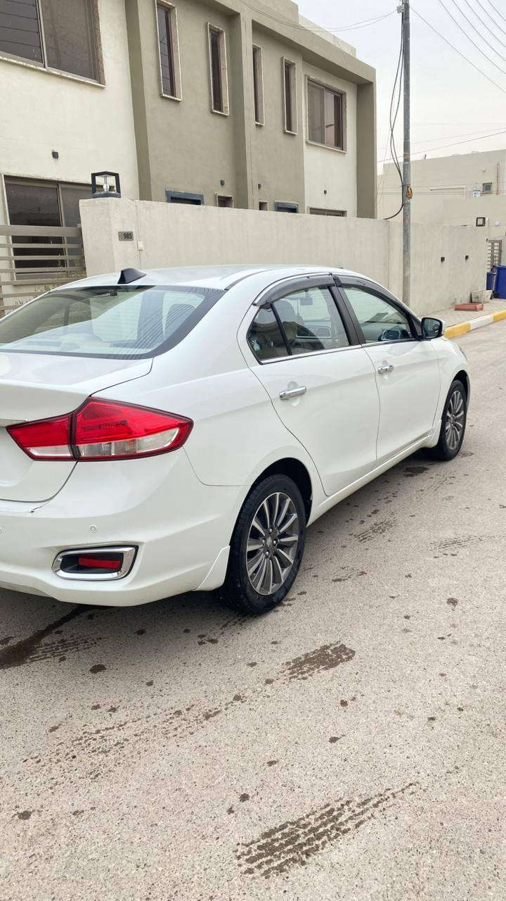 للبيع ساوزوكي سياز موديل 2024
استلام شركة الصادق 
السياره مطلوبة للمصرف واني اكمل الاقساط 
اسوي وكالة عامه للمشتري 
ماشية45الف كيلو 
السيارة جديدة الدهن والفلاتر كلهن بالشركة لان بيها ضمان  بدون اي نقص 
مواصفات :
جلد 
بصمه
شاشه اصليه من الشركة 
لايتات LED 
مرايات شفط 
والموصفات البقيه المعروفه
السعر 125$ 
للاتصال : 📞
***********
مكان السيارة بغداد 💐💐💐
