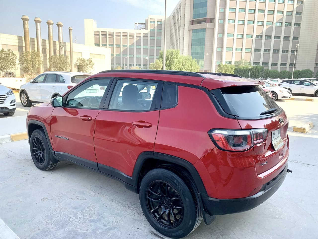 جيب كومباس 2018 ضرره موضح بصور الحادث تبديل جاملغ مع صبغ قطعتين بصفحة السائق مع شرط كفالة الشواصي والبجم 
السعر / 108 وبيه مجال بسيط (بدون مراوس )
 رقم اربيل شرط تحويل او وكالة 
مواصفات معروفة 
بصمة تشغيل
كامرة و شاشة 
كراسي جلد
محرك 2.4 دوش بانزين عادي 
قطعتين تبريد ثلج
ويل كروم
 المكان / الحلة  
رقم تلفون / ‭ ‭***********‬
