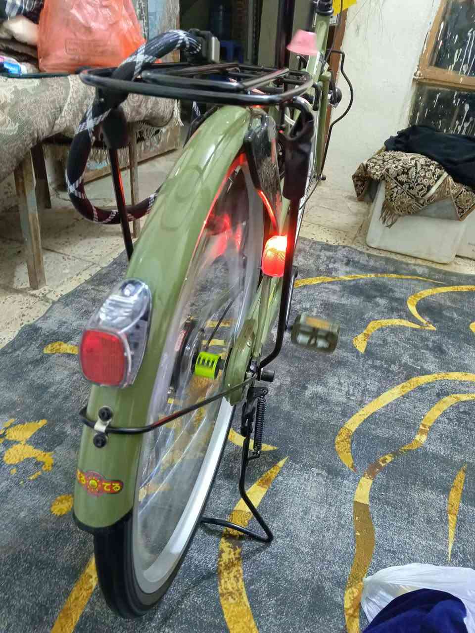 للبيع هسه على الخاص بايسكل جديد ونظيف نازل من الحاويه شهر الواحد يوم 15 موديل 26 بايسل وجديد شخط ما بيه على الفحص حجم 26 باجات كلها كامله وحتى لزقات الشركه بعدهن بيه بايسكل ما ماشي ابد الرقم ***********
