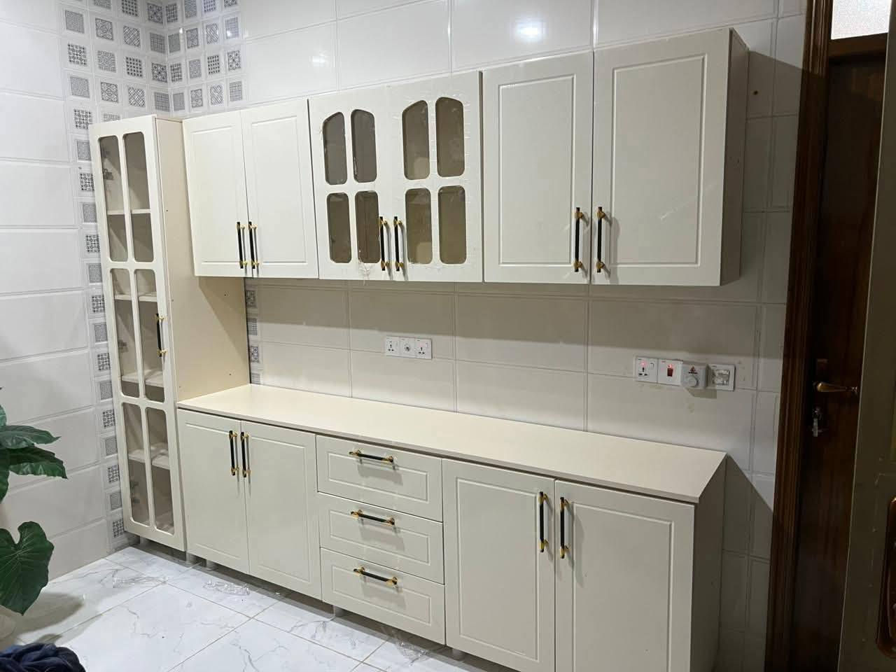 كاونترات لبيع خشب تركي hdf مع خدمة توصيل مجاني درجة اولى ضمان 4سنوات ***********
