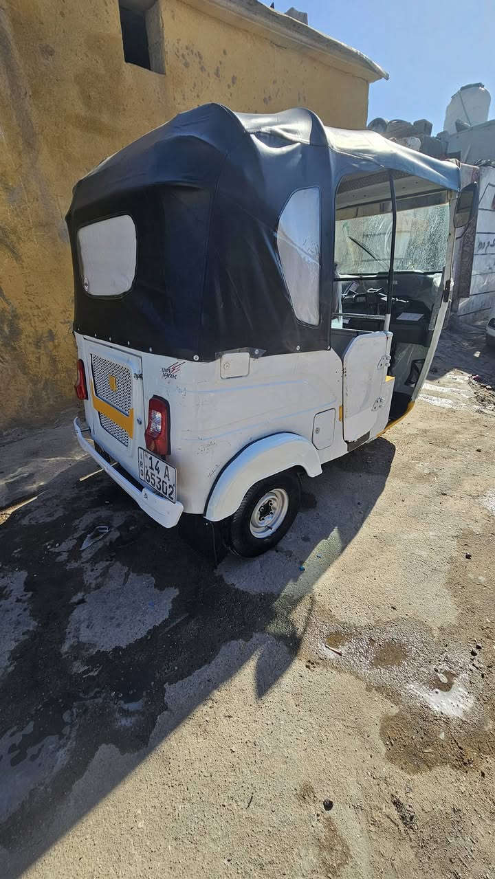 تكتك موديل 21بشهر 12رقم وسنويه نكليزي المكينه كفاله عامه حتى من لكلجات كهربائيات كلها شغاله تكتك جاهزه مجهزه كبل لشارع السعر 6250مكاني بلبصره بلحيانيه وهاذ رقمي ***********
