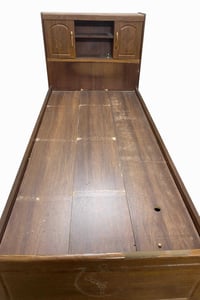 سرير • نظافة ٧٥٪ • بغداد حي الجهاد