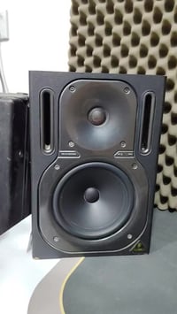 إلكترونيات • حجم ٧ ونص