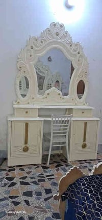 غرفه عراقيه للبيع سعرها ٦٠٠ وبيها مجال بسيط