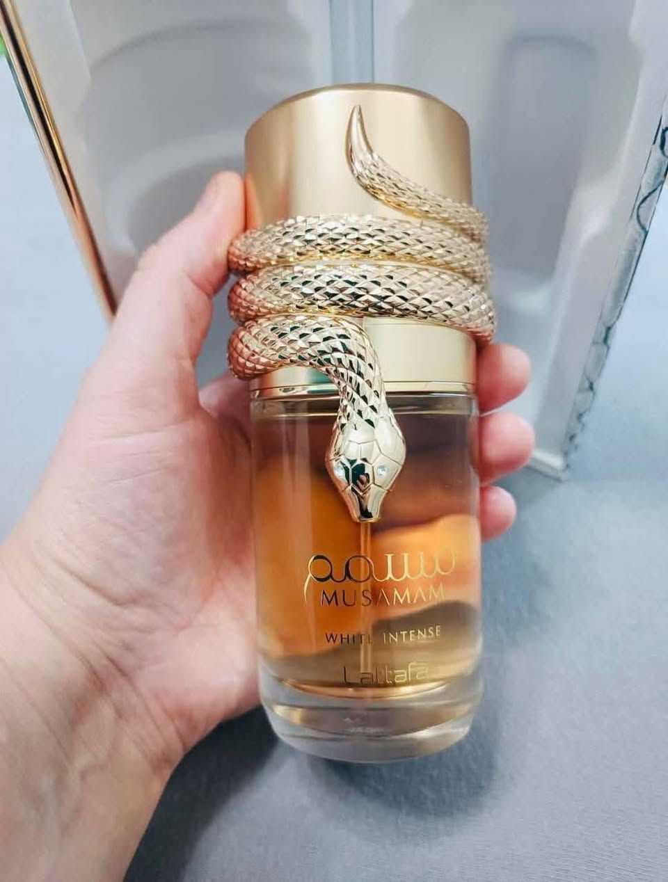 ❤️‍🔥 🐍 عطر مسمم وايت انتنس..🐍 ❤️‍🔥
 ✨MUSAMAM WHITE  INTENSE..
✨ من لطافة..
💞عطر رائع يناسب كلا الجنسين..💞
خاصة لعشاق🥰 عطور :
Stellar Times Louis Vuitton..👌
& Crystal Noir Versace..👌
💓 يمتاز هذا العطر برائحته الغنية والمثيرة يتكون من مزيج متوازن من الروائح ويعد خيار مثالي لعشاق العطور القوية والثابتة..
سعر القطعه 15
كل قطعتين 25
كل 3 قطع 32 وتوصيل مجاني
 داخل محموديه واللطيفيه


**إذا كنت صاحب هذا الإعلان وتريد حذفه لأي سبب، رجاءا أرسل رسالة إلى الدعم الفني**