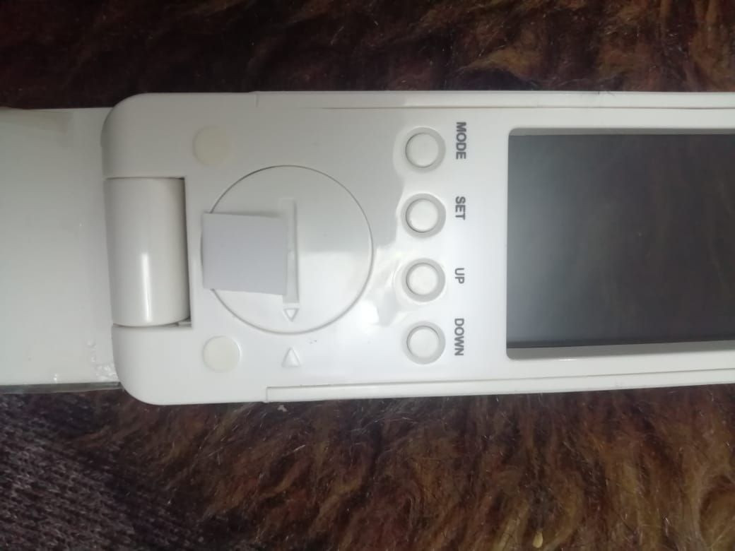 تيبل لامب عدد 3 لون ابيض عاى الشحن تايب سي  يدوم اكثر من اسبوع يحتوي على شاشه بها وقت وتاريخ ودرجة حراره رطوبه اضائه تدريجيه من الواطيء الى العالي به قاعده تثبيت على المنضده 
سعر الواحد 20 الف 
اذا شروه كلهن شلع احسبهن 
50 الف
يتوفر توصيل شركه


**إذا كنت صاحب هذا الإعلان وتريد حذفه لأي سبب، رجاءا أرسل رسالة إلى الدعم الفني**