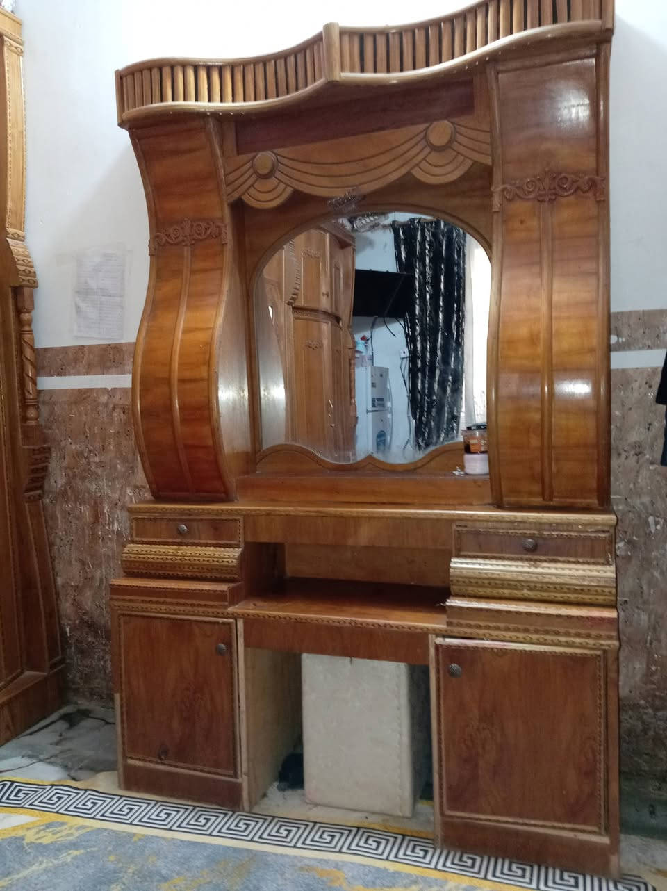 غرفه غشاب للبيع نضيفه استعمال قليل السعر ٨٠٠ وبيهه مجال الاستفسار ***********
